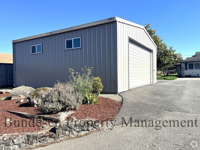 Building Photo - 7345 Stony Point Rd Rental