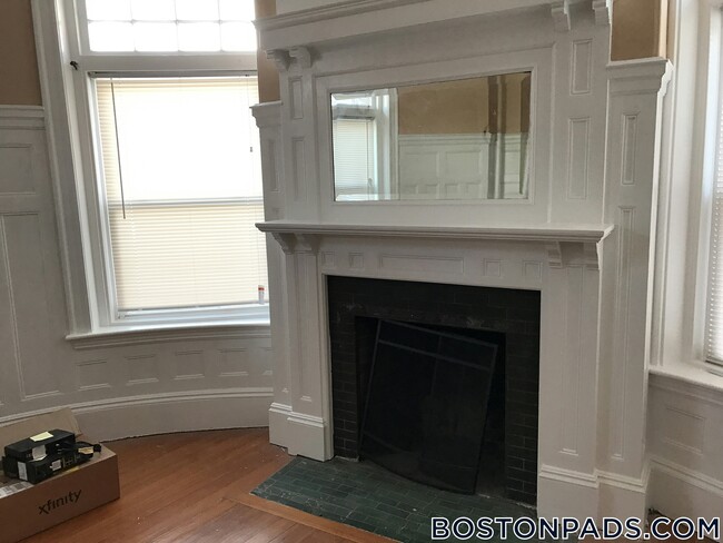 Photo - 1887 Beacon St Unidad 1