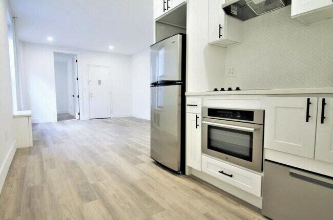 Photo - Broadway Unit 5I