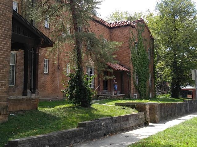 Building Photo - 605 S Fess Ave Unit 15