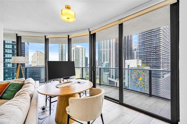 Photo - 45 SW 9th St Unidad 2103