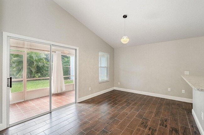 Photo - 513 Oakmont Pl