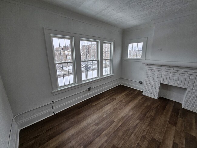 Building Photo - 2664 N Moreland Blvd