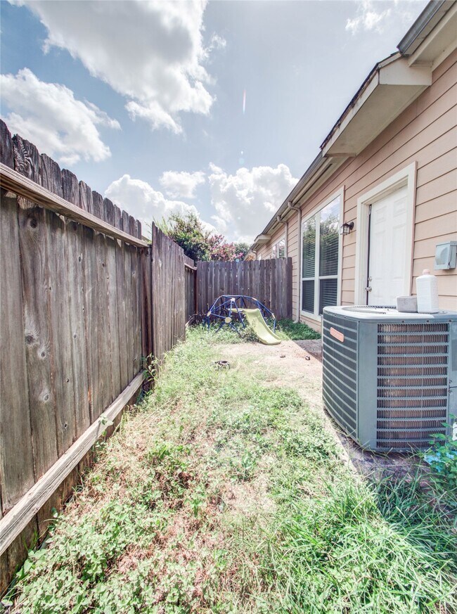 Photo - 14926 Tuttle Point Dr