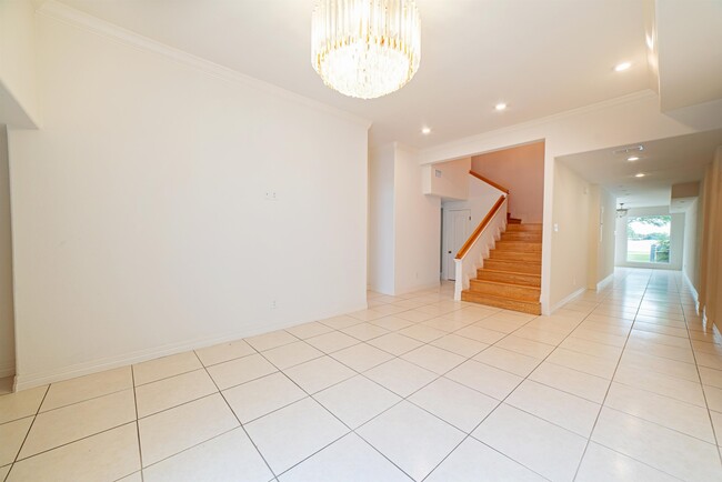 Photo - 1800 Country Club Dr Unidad 7