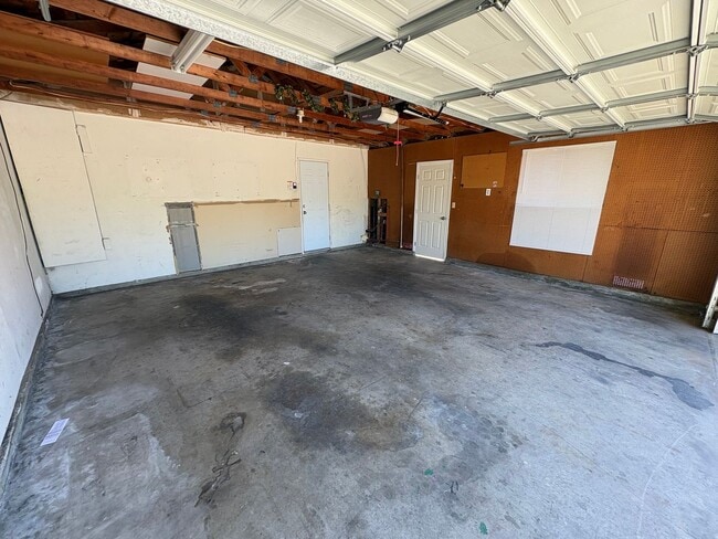 Photo - Cozy Home on Spacious Lot with Pool Available Now!