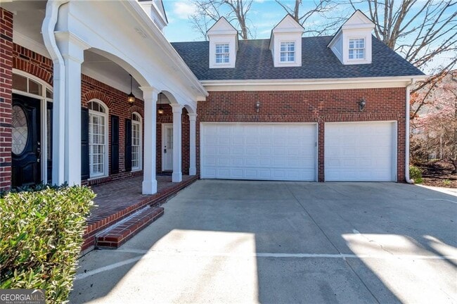 Photo - 115 Wolf Willow Ct
