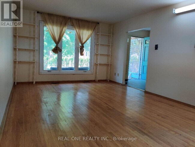 Photo - 93 Southdale Dr
