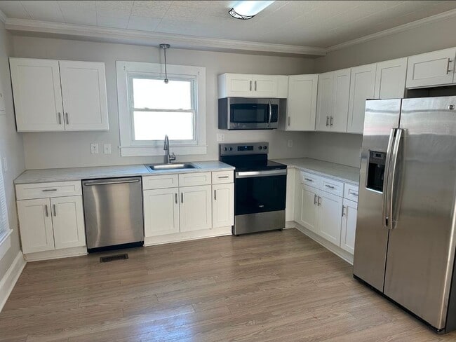 Photo - 110 S Valley St