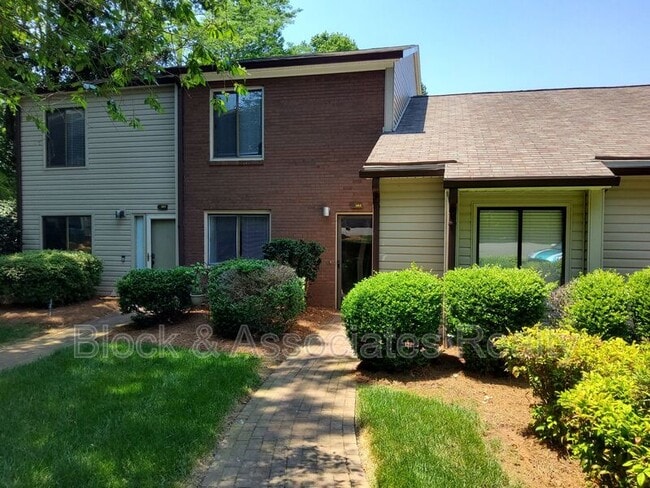 Building Photo - 185 Forest View Dr