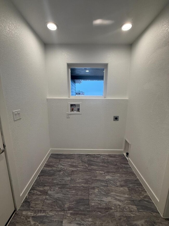 Photo - 15573 229th St