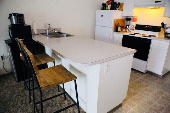 Photo - REANEY PARK APTS