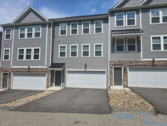 Building Photo - Available August 1st - 3 Bedroom Townhouse in Franklin Regional School District
