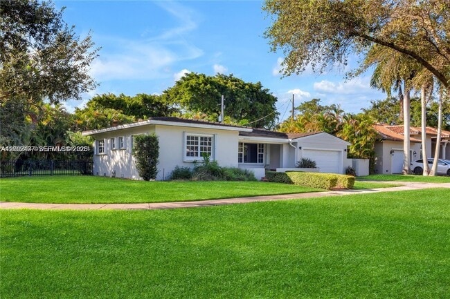 Photo - 4930 Riviera Dr