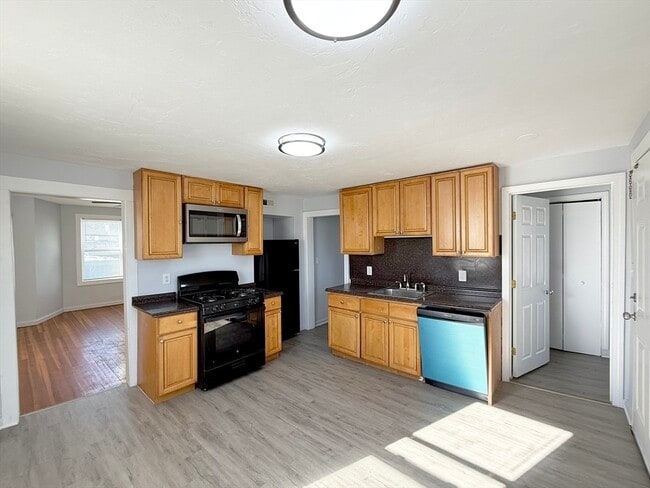 Photo - 227 Chestnut St Unit 3