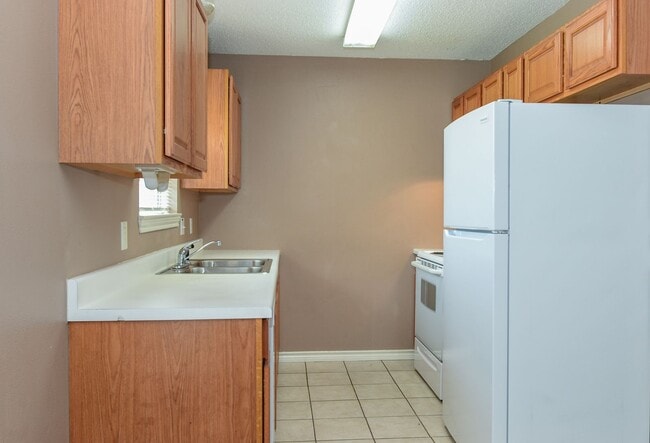 Photo - Nice Three Bedroom Duplex in Commerce in a...