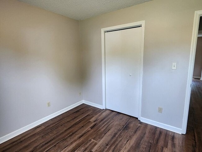 Photo - 2036 Merle Ln