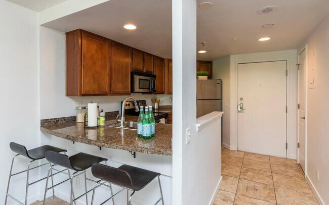 Photo - 100 Park Ave W Unidad #208