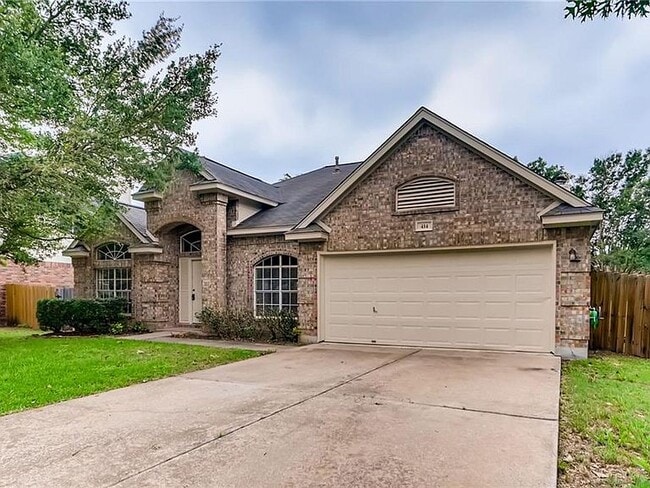 Frente - 414 Steeplechase Dr