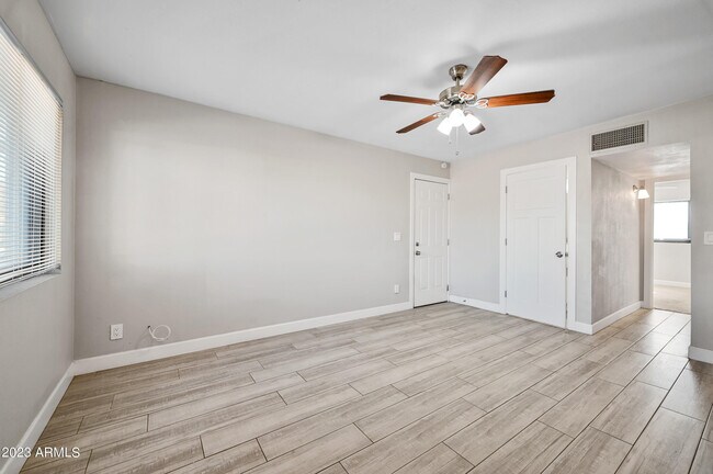Photo - 1145 E Henry St