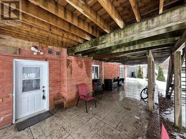 Photo - 2372 Wildwood Crescent