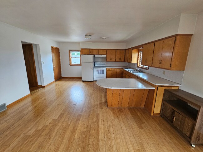 Photo - 324 E Parkinson St Unit B