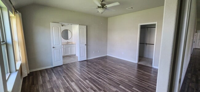 Photo - 5022 Brewcastle Ln