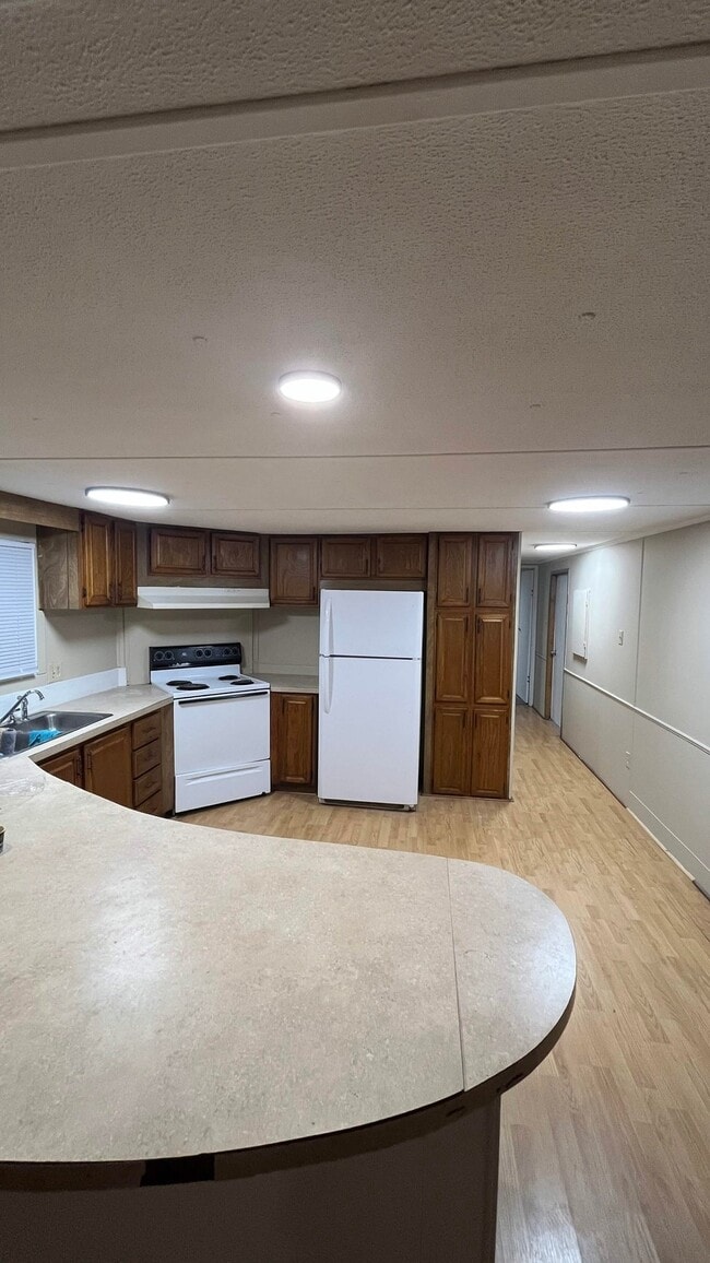 Building Photo - 606 S Oak Forest Rd