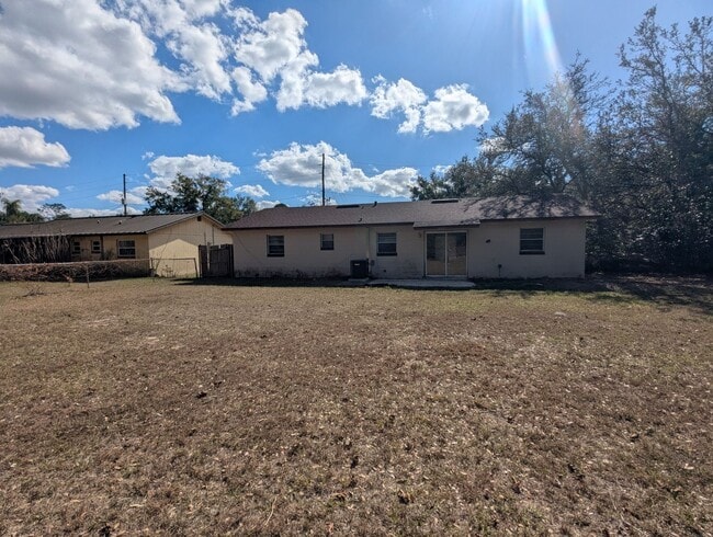 Photo - 3 Bedroom House For Rent, Lawncare included.