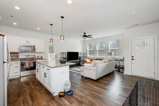 Photo - 2703 Wells St