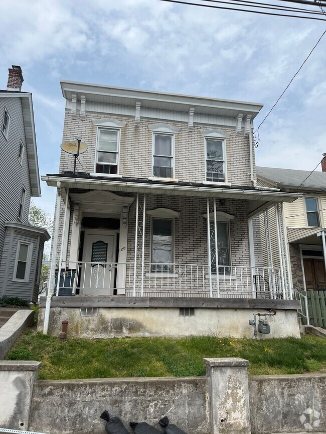 Building Photo - 29 2nd St Unit 2R Rental