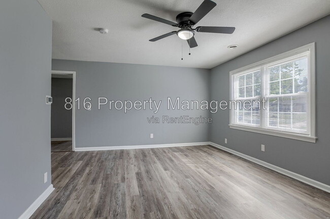 8028 Wabash Ave
