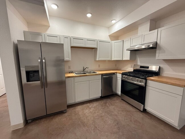 Photo - 413 E 8th Ave Unit #2