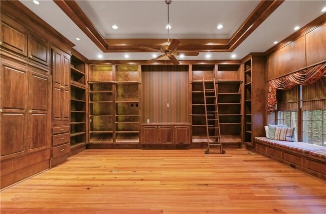 Photo - 430 W Wesley Rd NW