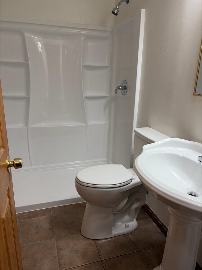 Photo - 827 Garlow Blvd