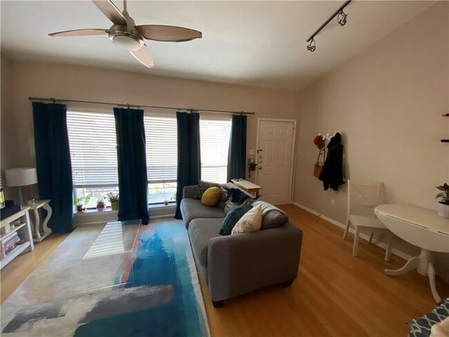 Photo - 2901 San Jacinto Blvd Unit 305