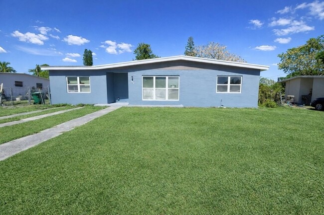 Building Photo - 175 SE El Sito Ct