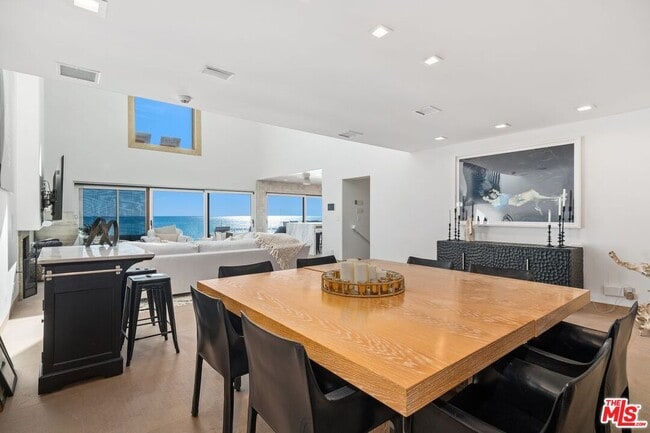 Photo - 25302 Malibu Rd