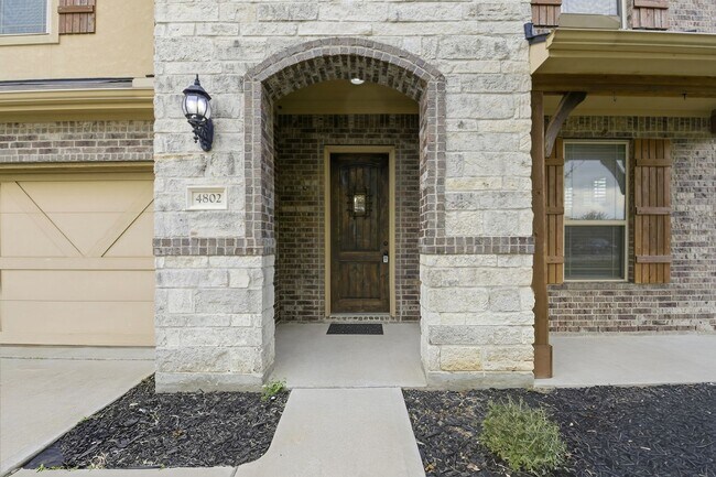 Photo - 4 Bedroom Home with Open Floorplan and Covered Patio