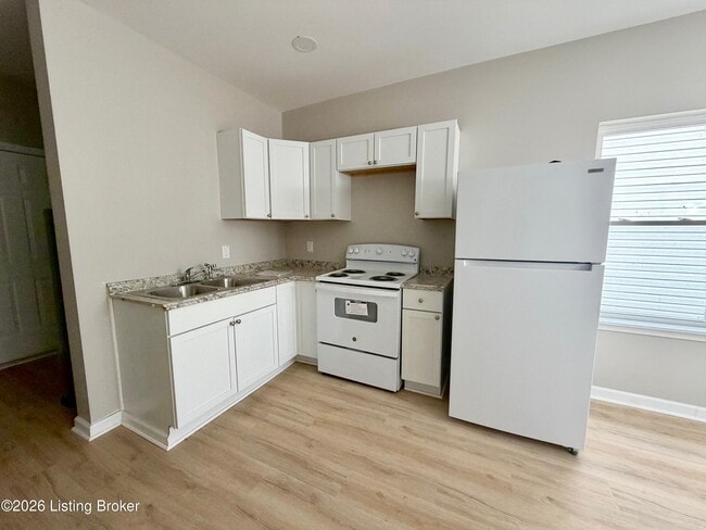 Photo - 118 E Collins Ct