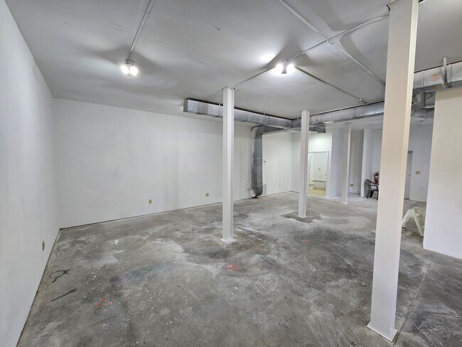 Photo - 4720 Deans Bridge Rd