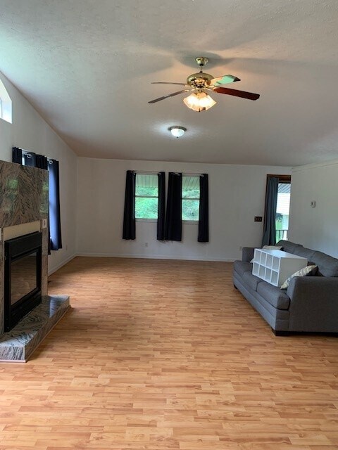6105 Dacola Shores Rd Unit Back apartment