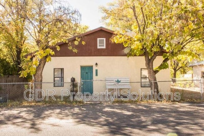 Building Photo - 305 Wilshire Dr SW