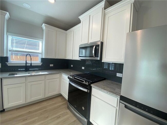 Photo - 104 Periwinkle Ln