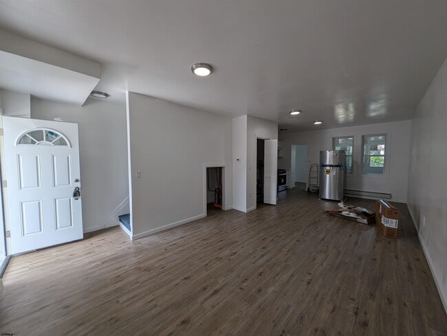 Photo - 1009 N Michigan Ave