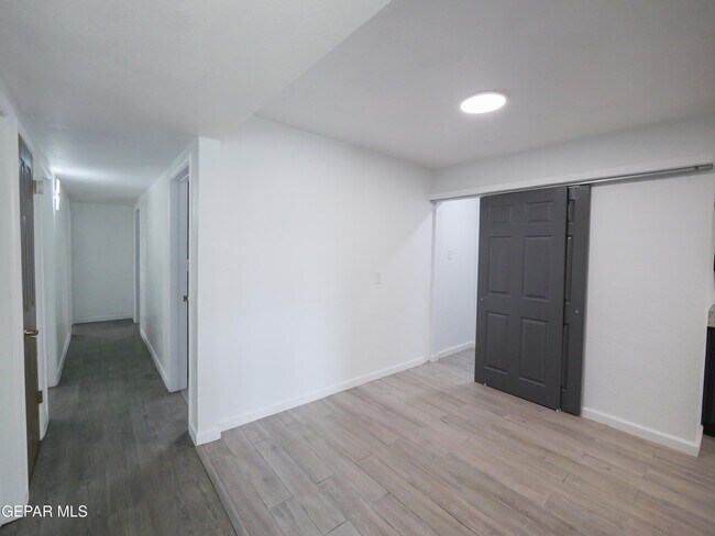 Photo - 339 Medina St