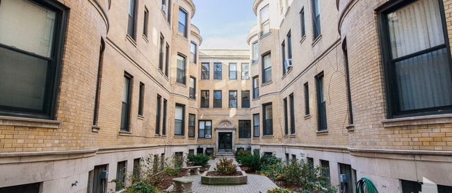 Photo - 1218 N Dearborn St