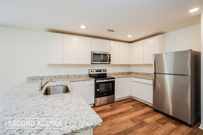 Photo - 908 NE 18th St