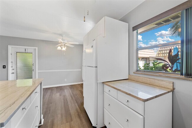 Photo - 220 Seville Dr Unidad 220