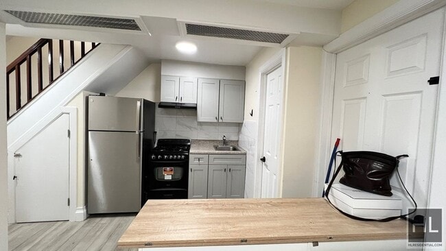 Photo - MILLER AVENUE